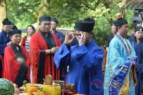 异地后老公出轨 可使用和合术法