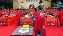 超度婴灵时母亲哭了 因为死去的孩子终于是有了一个归宿