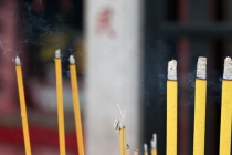 烧香好吗？是不是烧很多的香能获得福报