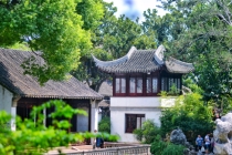 黑曜石辟邪的效果很好,可以请来保平安