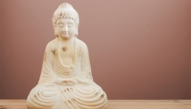 佛教牌位分红黄两色,立牌位的时候一定要注意