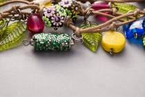 久病不愈造成的心理病，多是有冤亲债主干扰健