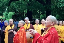 供了三根烟烟灰不倒,这是让我们获得各种益处