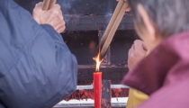 中元节给去世的人烧纸习俗文化由来已久