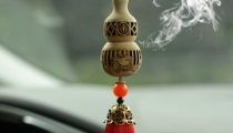 大师教你车挂平安符的选择方法